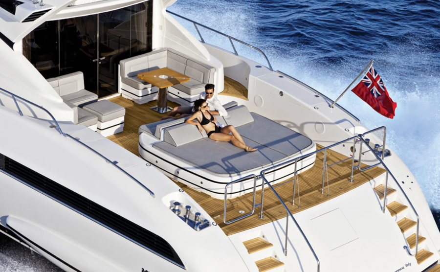 charter a yacht sardinia