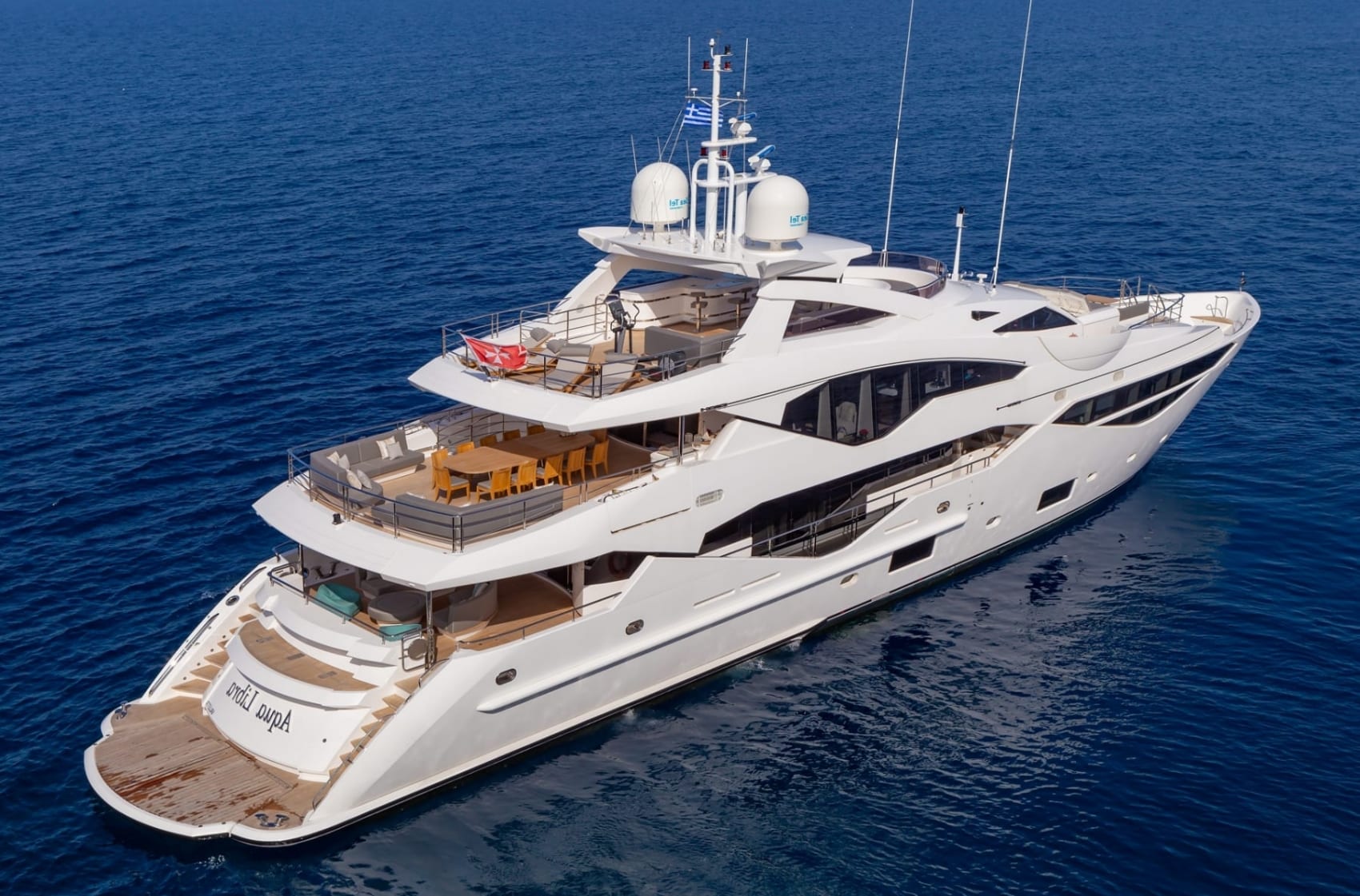 libra omega yacht prezzo