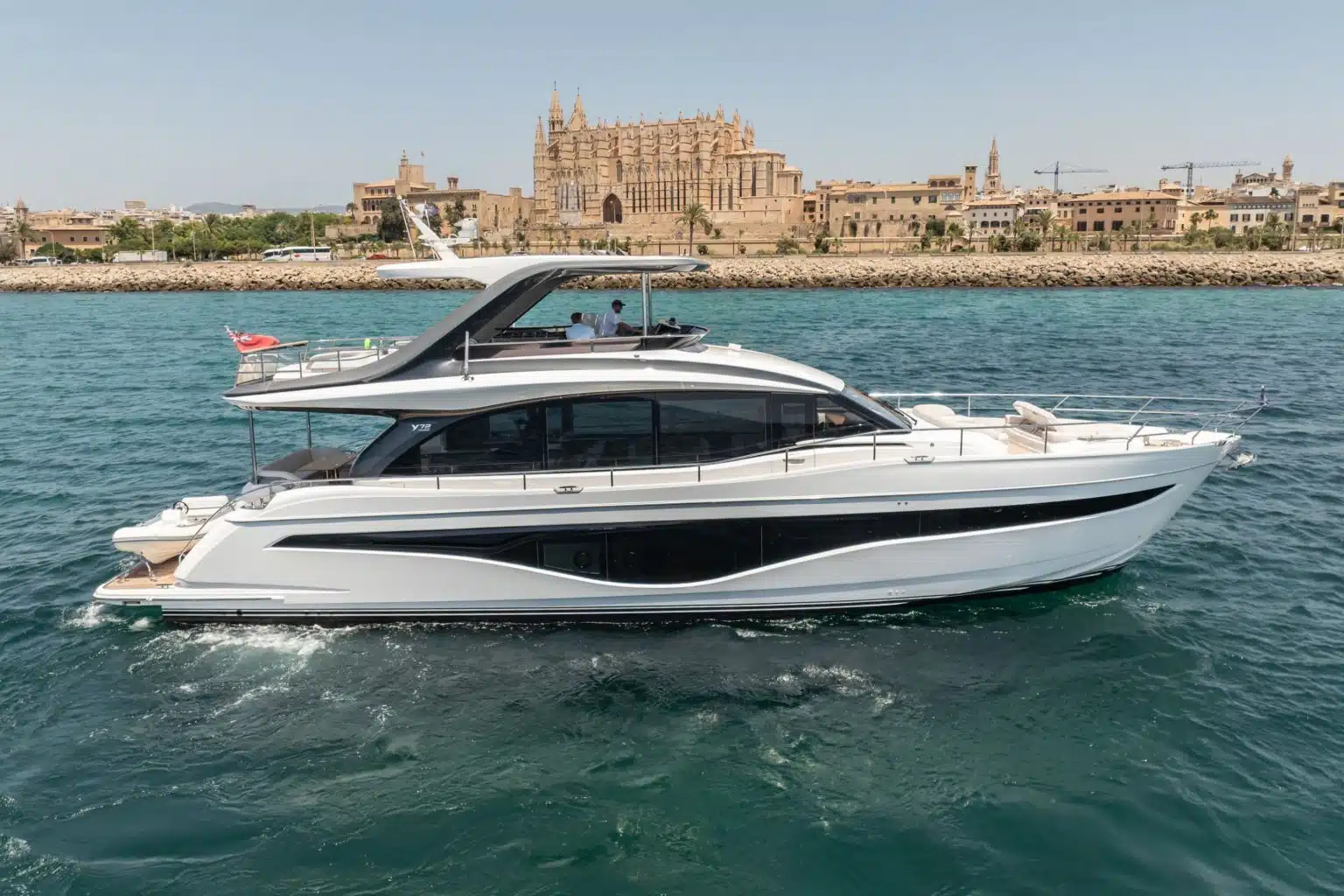 jpeg-optimizer_1. Y72'SohazIV' Exterior Palma