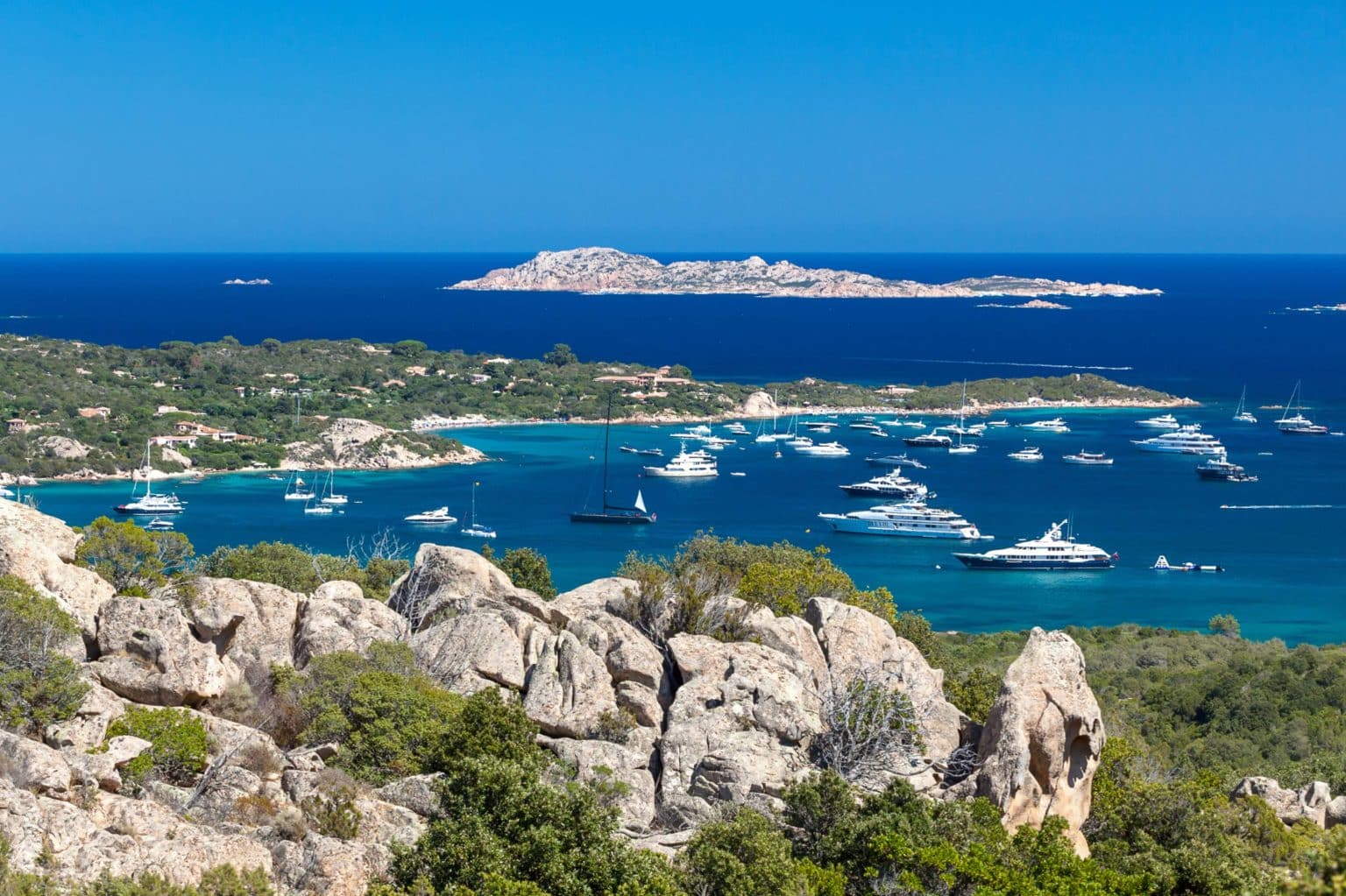 jpeg-optimizer_shutterstock_617097752 Cala di Volpe bay, Sardinia