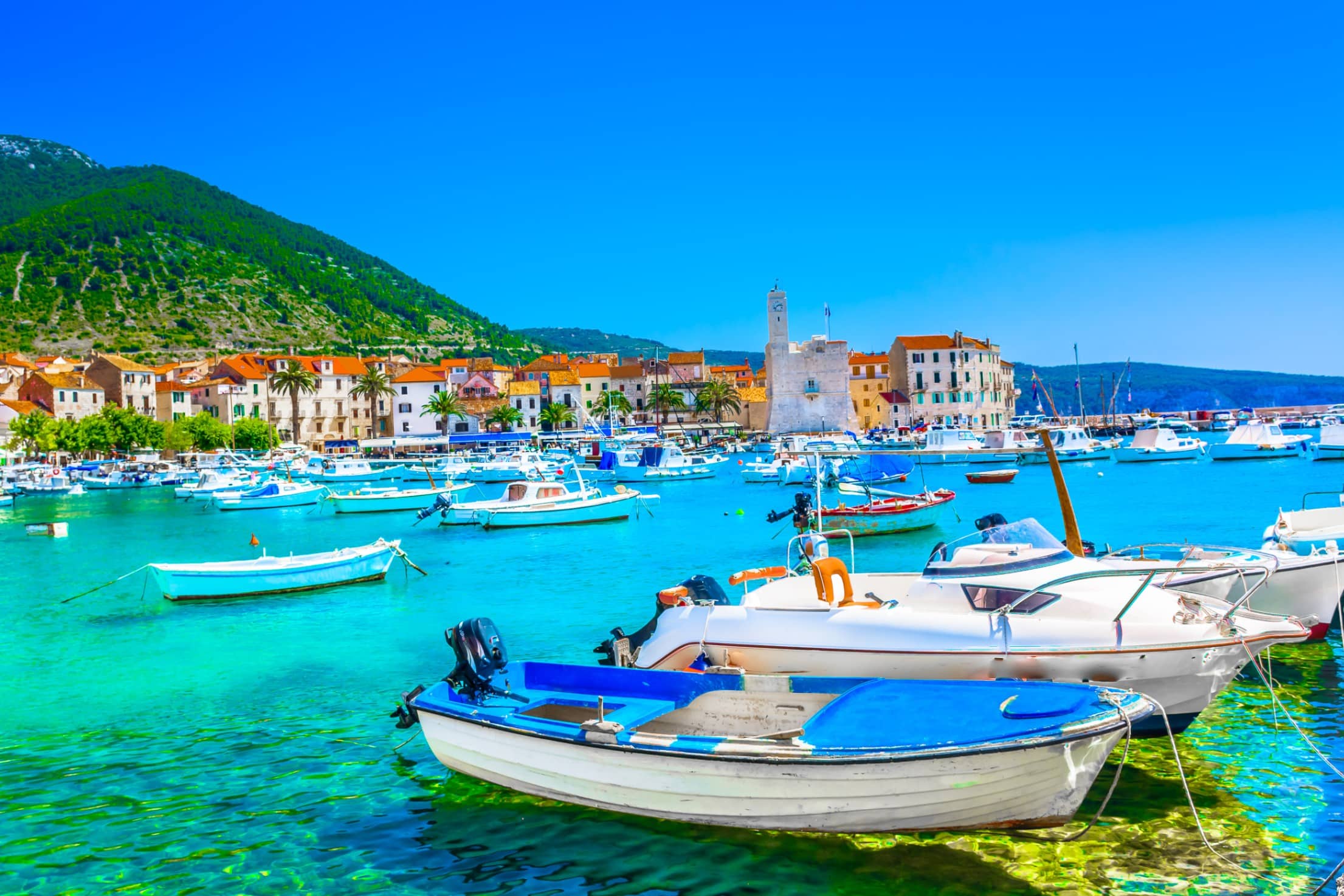jpeg-optimizer_shutterstock_699420493 Komiza on Island Vis, Croatia