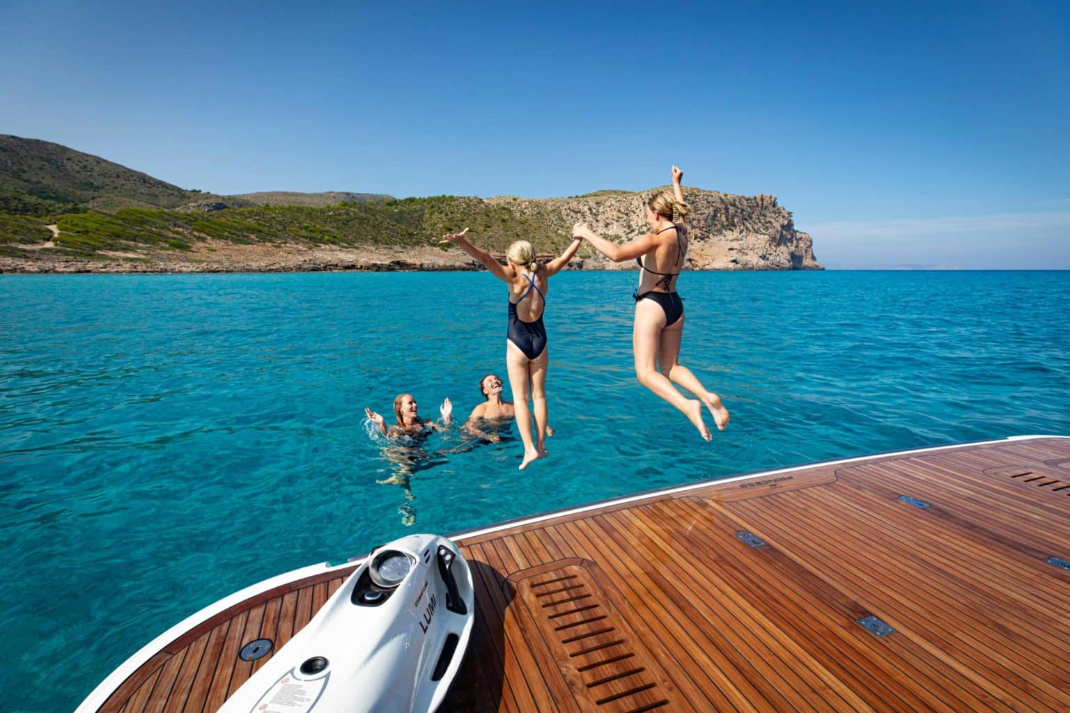 jpeg-optimizer_y80-exterior-lifestyle-aft-4
