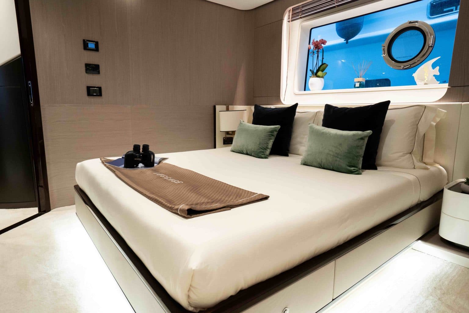 54 Vesta 27m Azimut