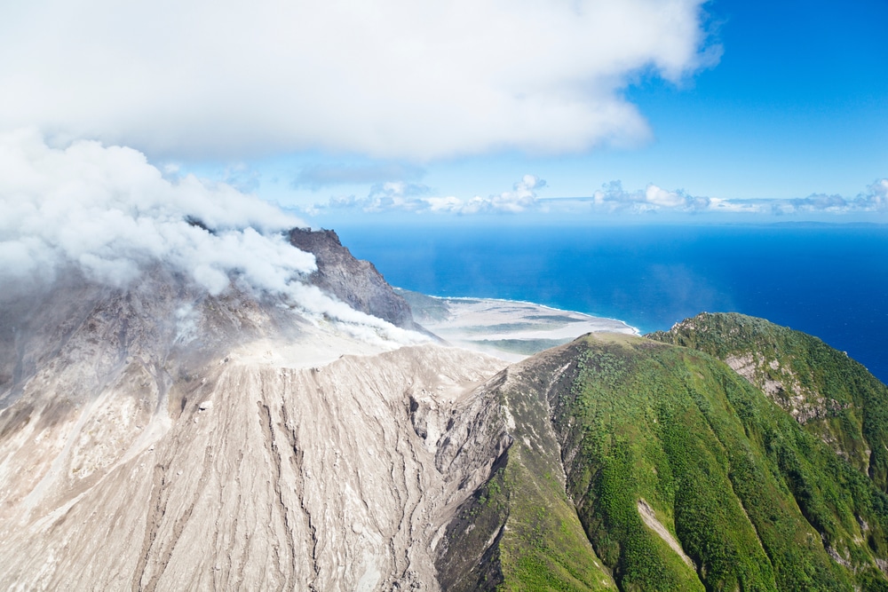 The,Active,Soufriere,Hills,Volcano,In,Montserrat,Seen,From,Helicopter.