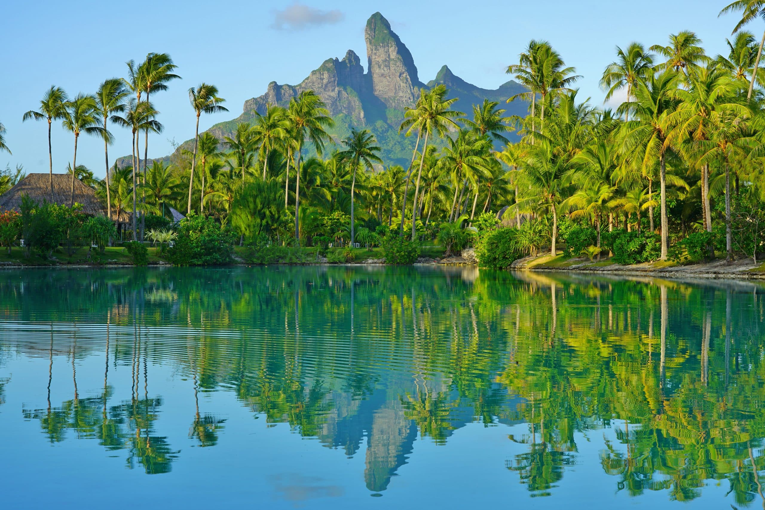 View,Of,The,Mont,Otemanu,Mountain,Reflecting,In,Water,At