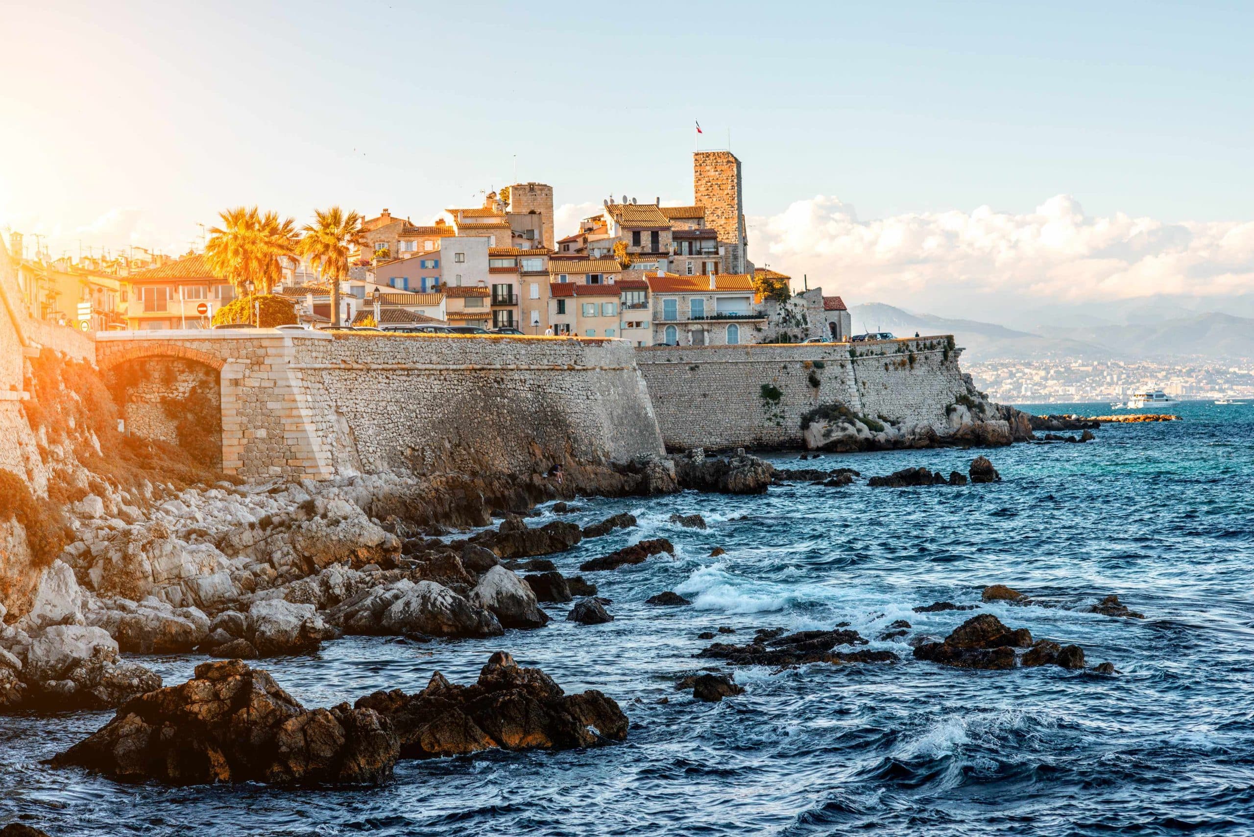 shutterstock_491002810 Antibes compressed