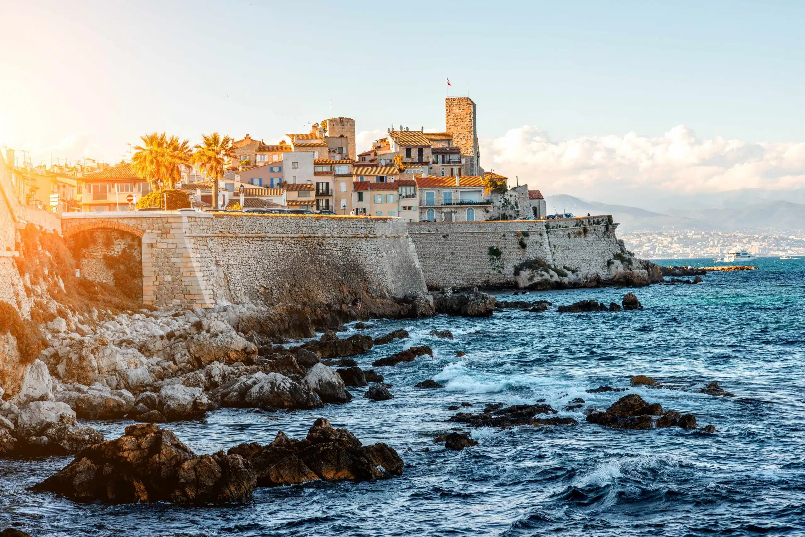 shutterstock_491002810 Antibes compressed
